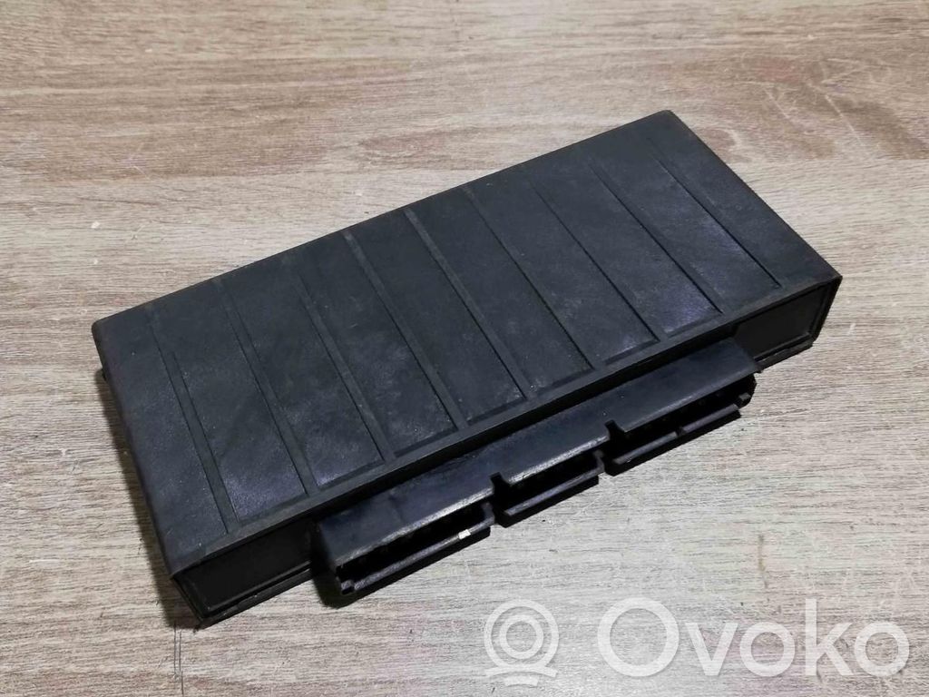 BMW 5 E34 Šviesų modulis 
