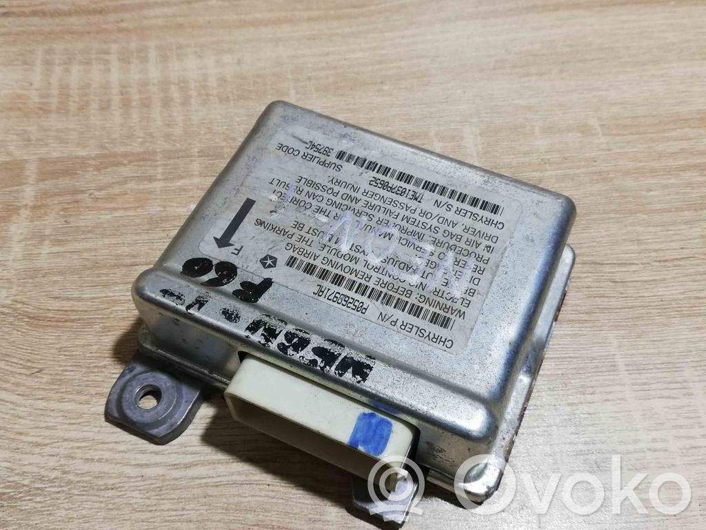 Unidad de control/módulo del Airbag   P05269971AC