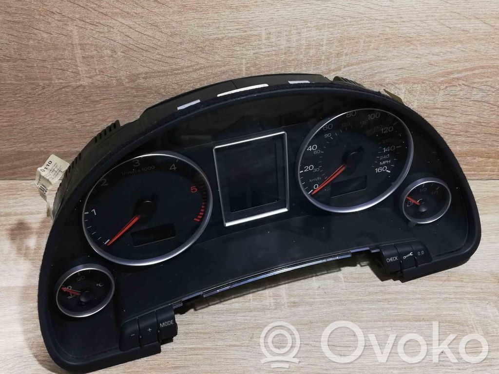 Audi RS4 B7 Vitezometru (grup de instrumente) 