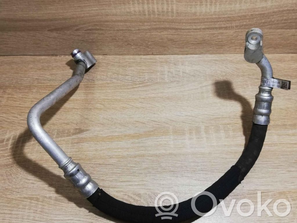 Ilmastointilaitteen putki (A/C)   8R0260701AC