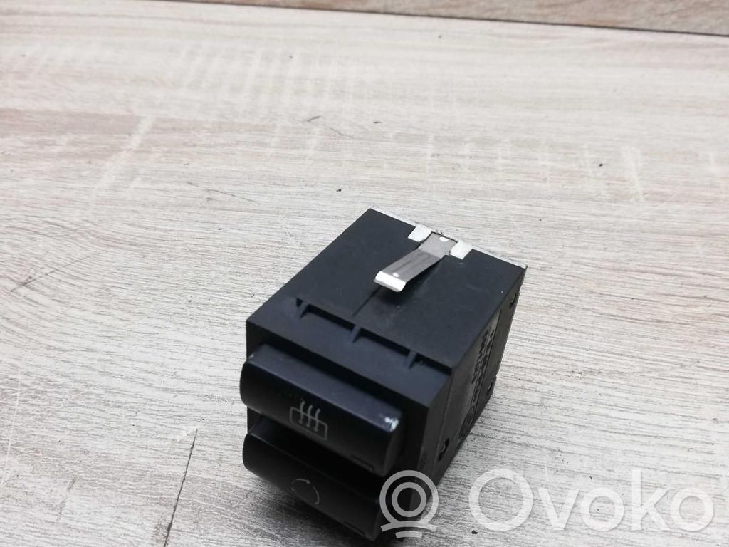 Windscreen/window heater switch   8373983