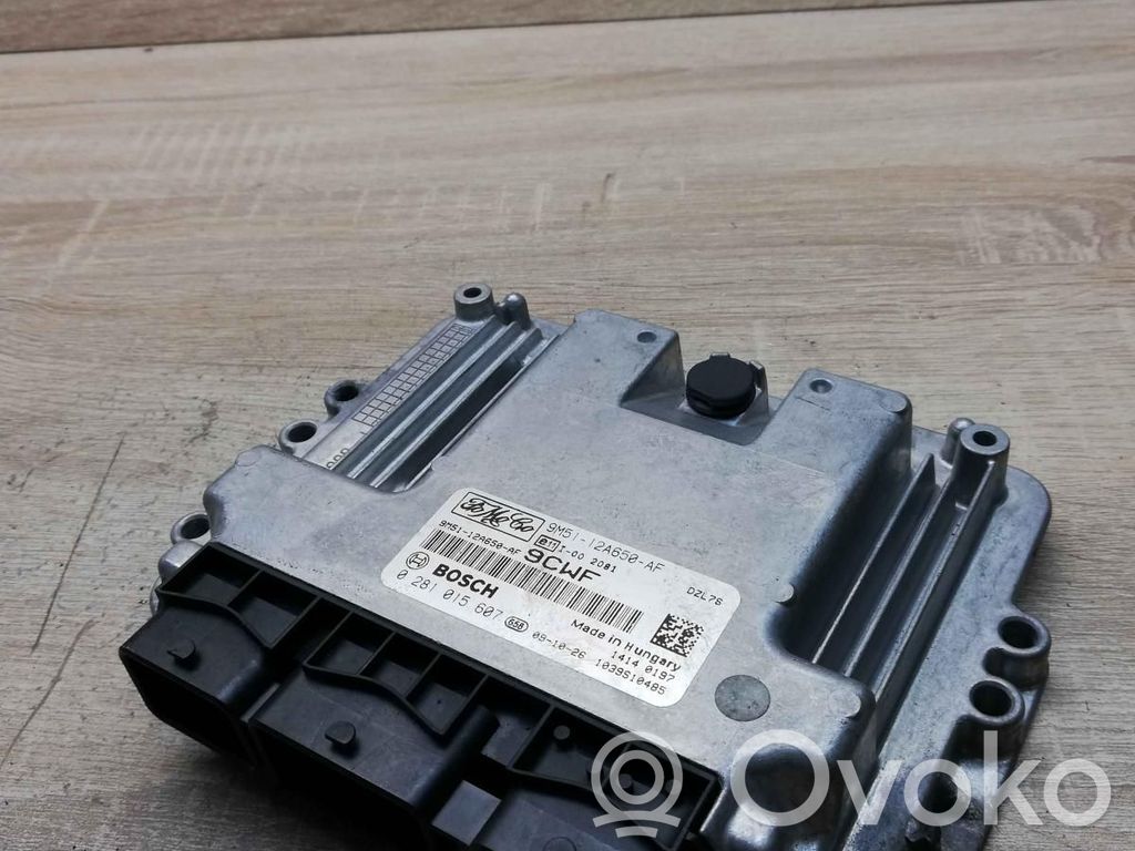 Unidad de control/módulo ECU del motor   9M5112A650AF,0281015607