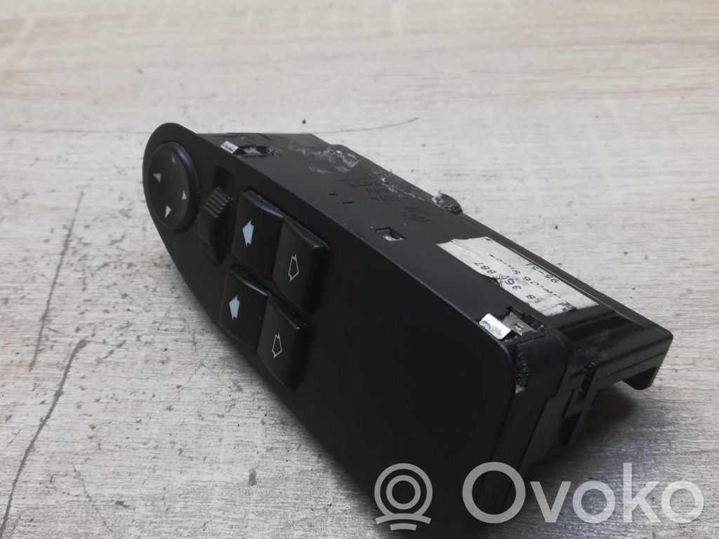 Electric window control switch   8360887