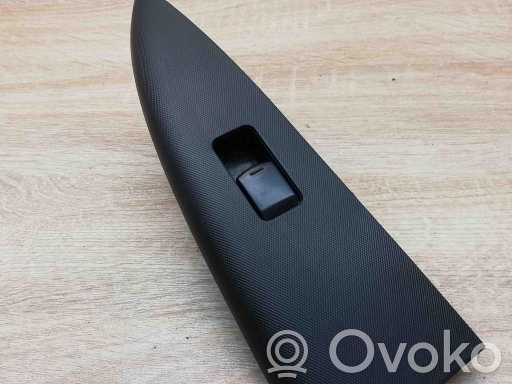Electric window control switch   809609U00A