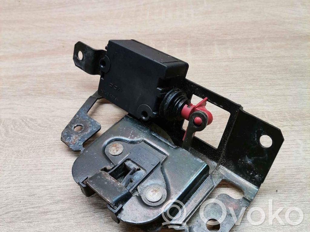 Siłownik zamka tylnej klapy bagażnika   E46TRUNKLOCK