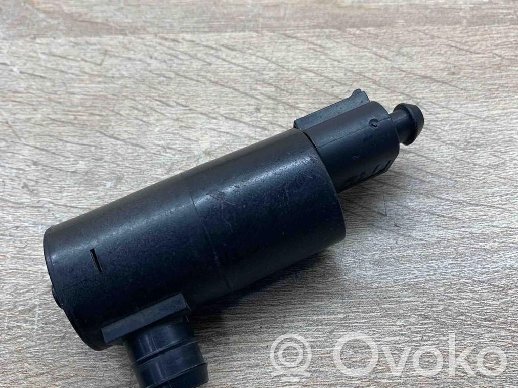 Volvo V70 Pompa spryskiwacza szyby przedniej / czołowej 
