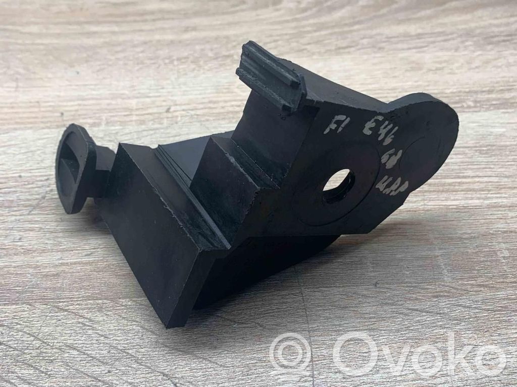 Front bumper mounting bracket   7030619