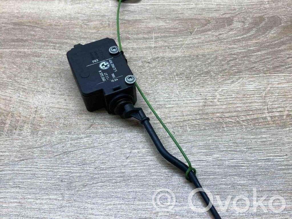 Motor blocare bușon rezervor combustibil   8372240