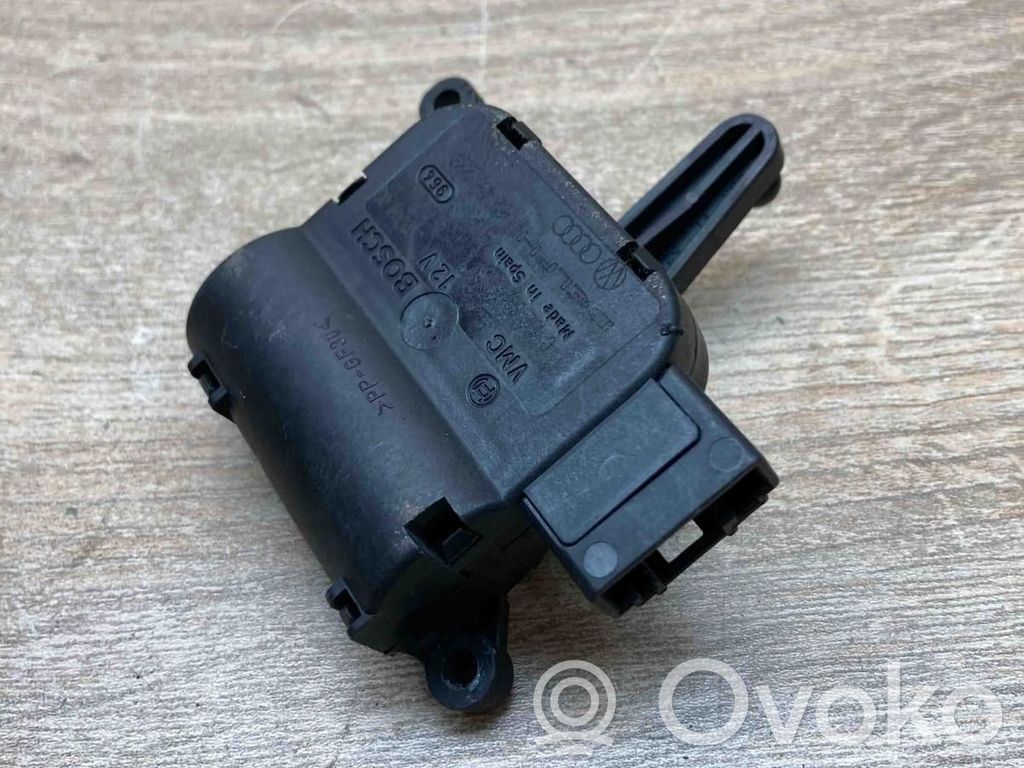 Volkswagen Touran I Motor/actuator clapetă aer 