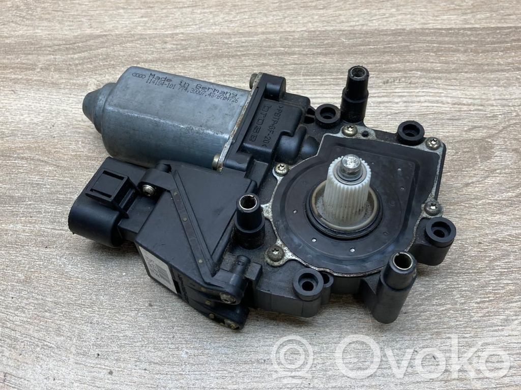 Audi A6 S6 C5 4B Motorino alzacristalli della portiera posteriore 