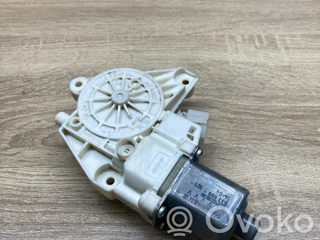 Mercedes-Benz A W176 Motorino alzacristalli della portiera anteriore 