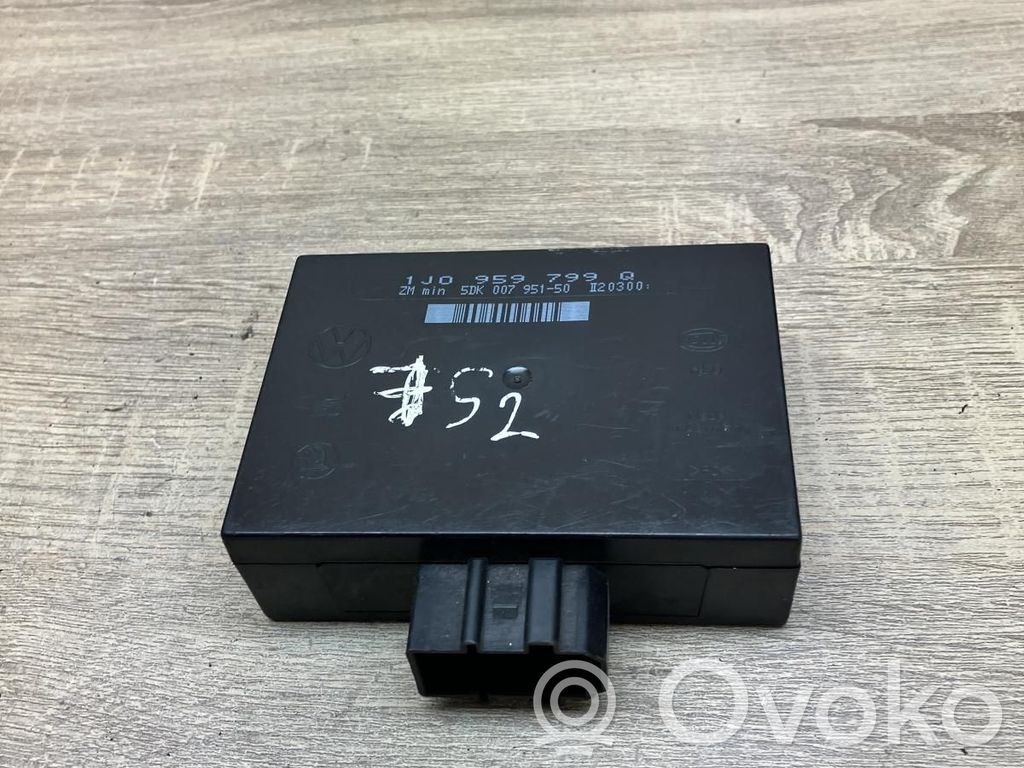 Volkswagen PASSAT B5 Modul confort 