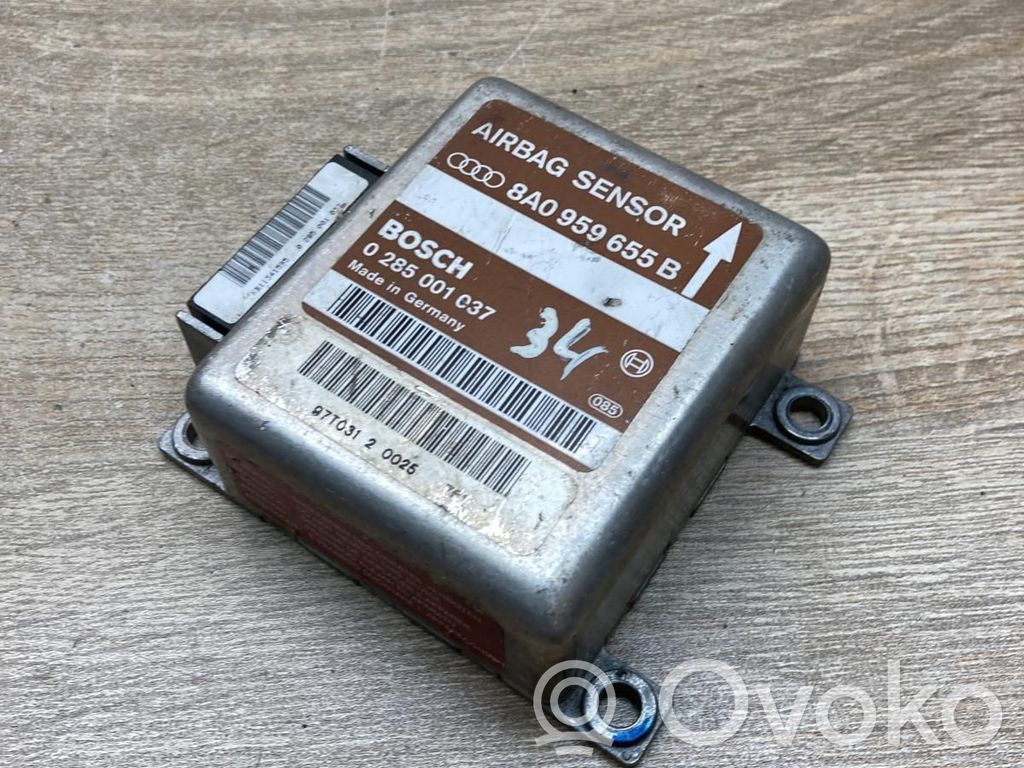 Audi A4 S4 B5 8D Senzor impact/declanșare airbag 