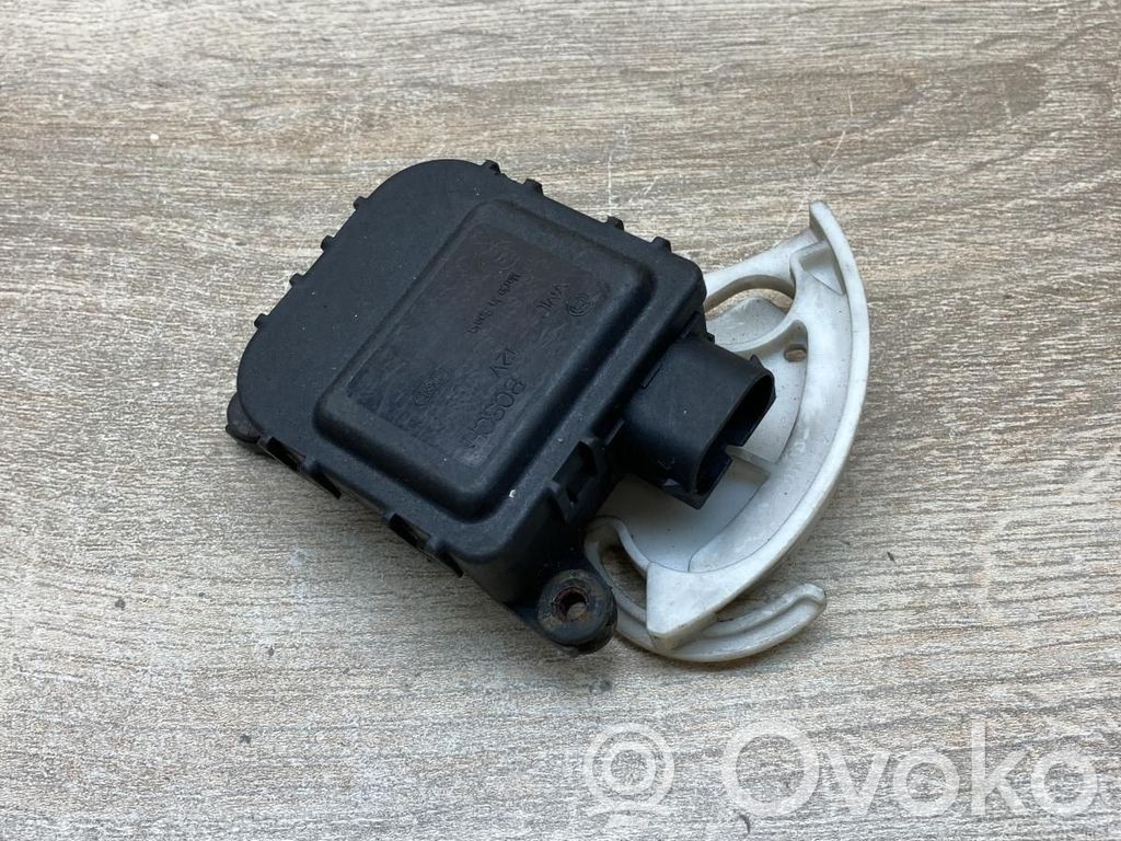Audi A4 S4 B5 8D Motor/actuator clapetă aer 
