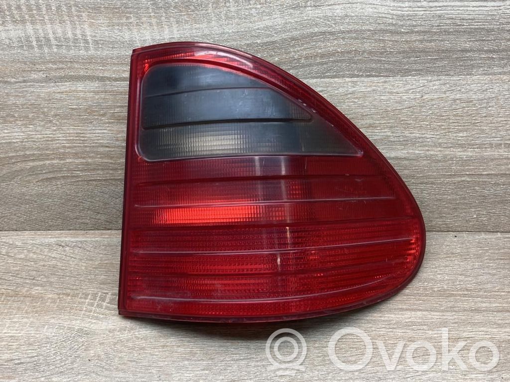 Mercedes-Benz E W210 Luci posteriori