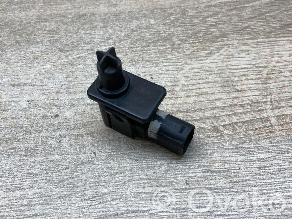 Sensor interruptor de la alarma del capó   8352229