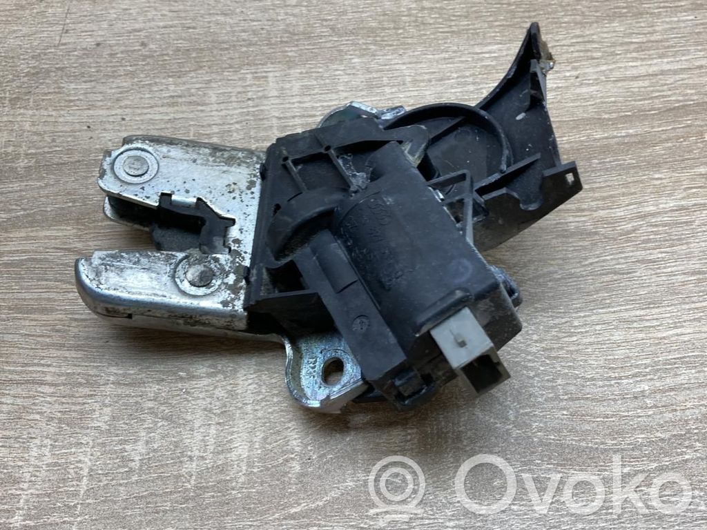 Audi A6 S6 C6 4F Încuietoare portbagaj 
