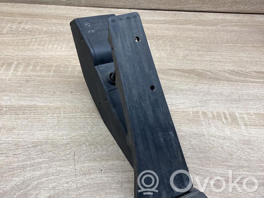 Accelerator throttle pedal   6766931,259160