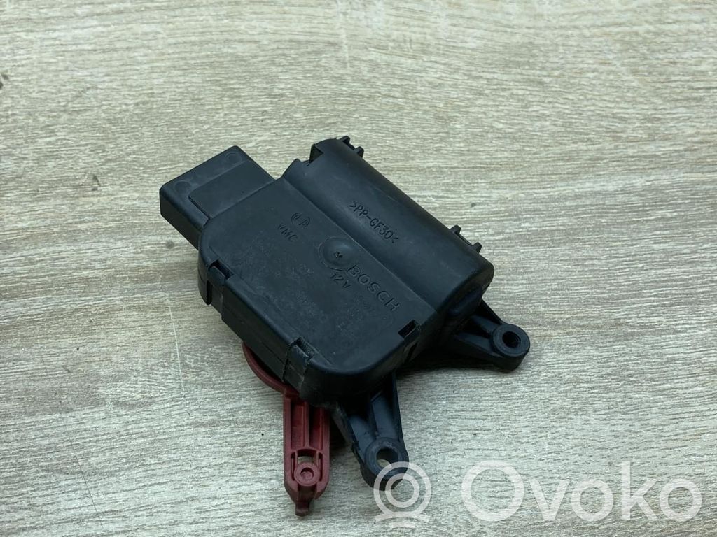 Audi A4 S4 B6 8E 8H Motor/actuator clapetă aer 