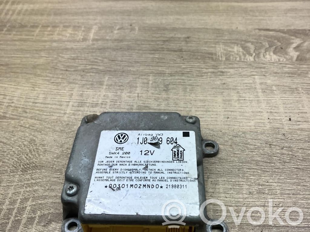 Volkswagen PASSAT B5 Unitate/modul de comandă airbaguri 