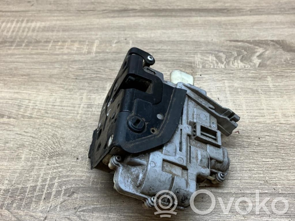 Volkswagen PASSAT B6 Încuietoare ușă spate
