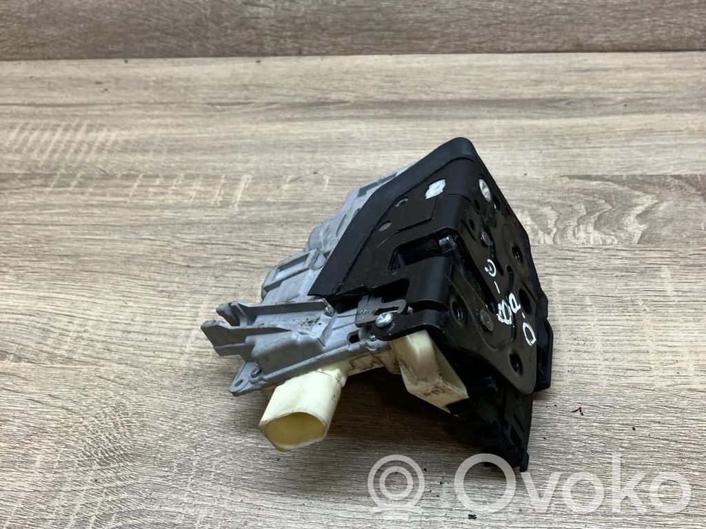 Volkswagen PASSAT B6 Serratura portiera anteriore