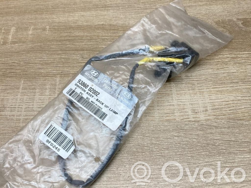 Sensor interruptor de luz de marcha atrás   9386002002,9386002002