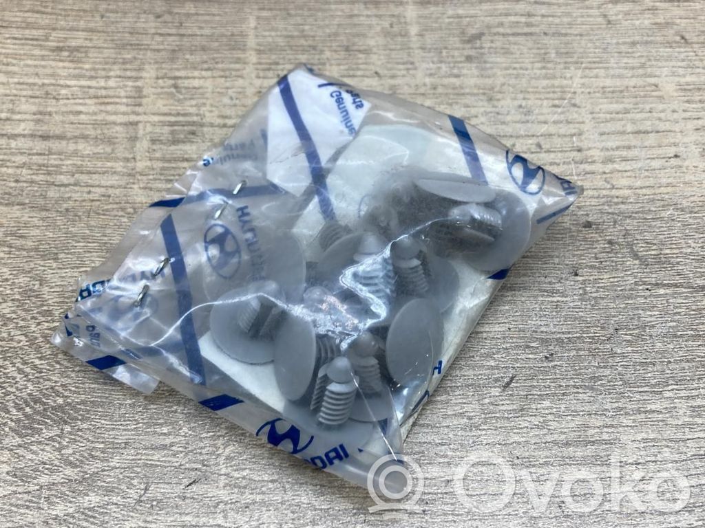 Inne części wnętrza samochodu   8574606000TX
