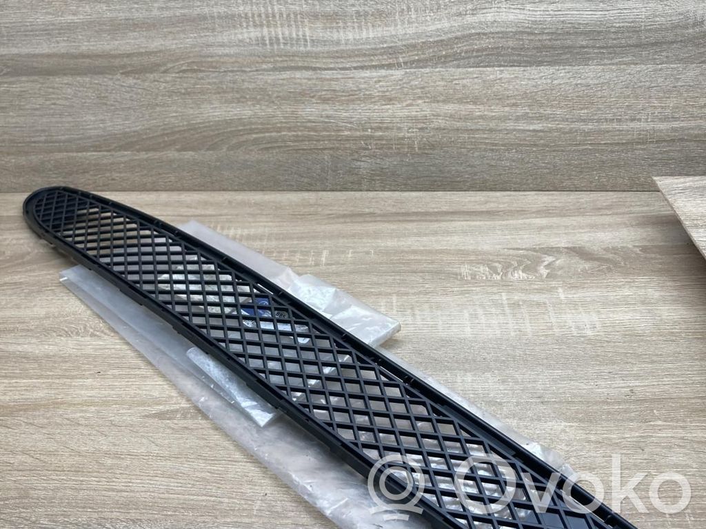 Mercedes-Benz C W203 Mascherina inferiore del paraurti anteriore