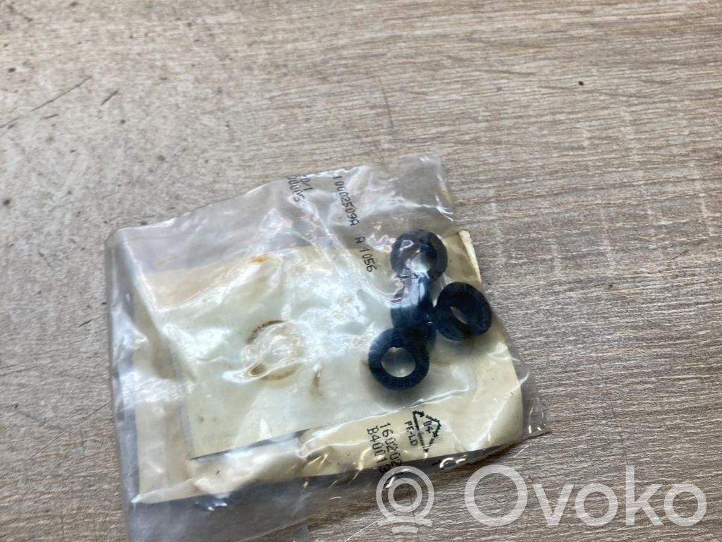 Mercedes-Benz E W210 Copri motore (rivestimento) 