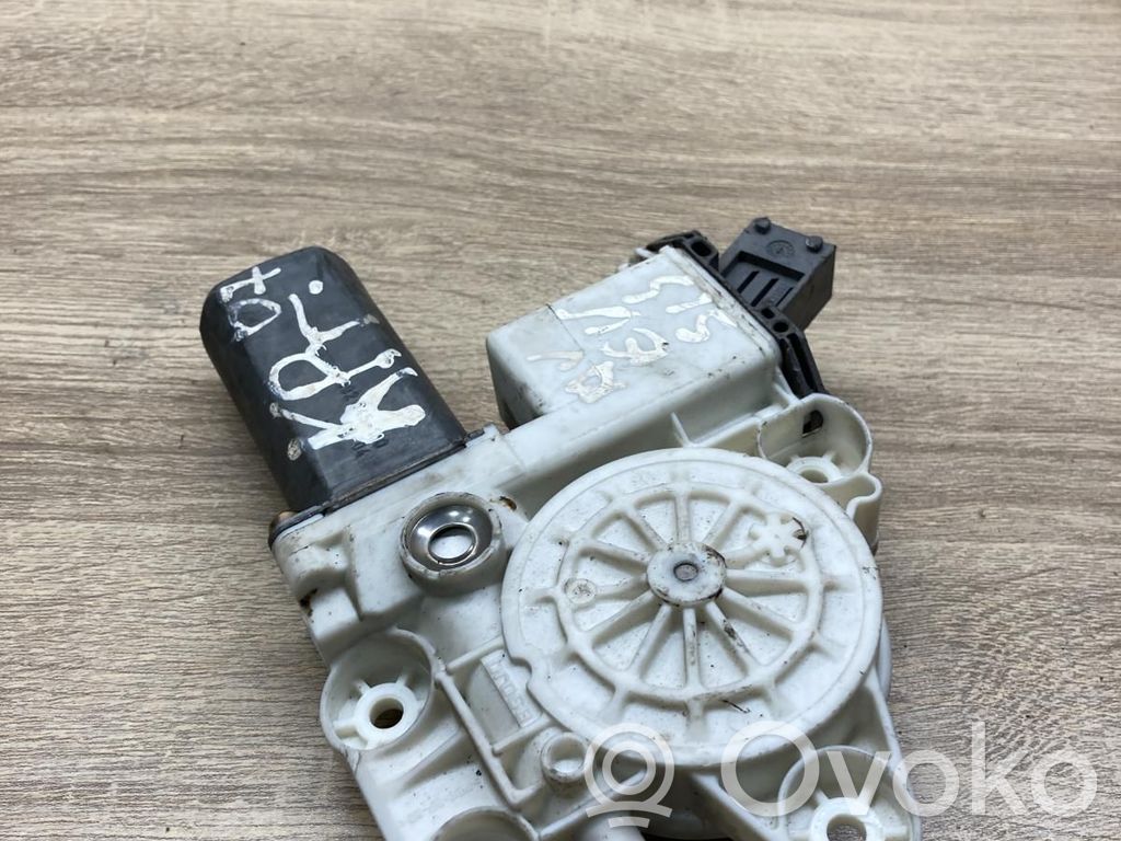 Toyota Avensis T250 Motor macara geam ușă spate