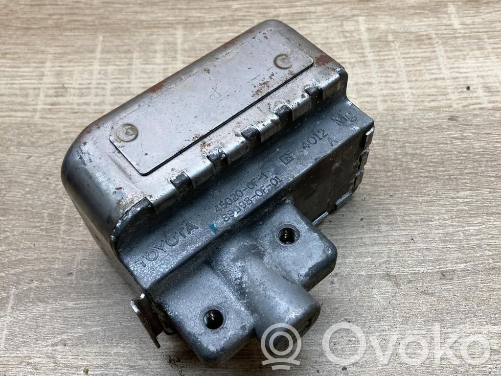 Toyota Corolla Verso E121 Užvedimo spynelė