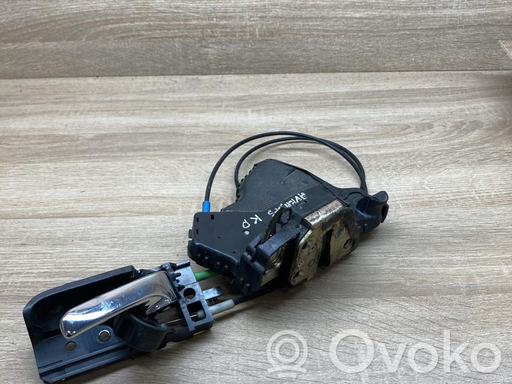 Toyota Avensis T250 Front door lock 