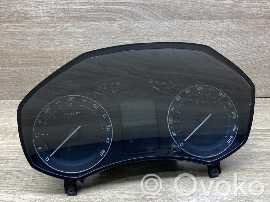 Skoda Octavia Mk2 (1Z) Geschwindigkeitsmesser Cockpit 