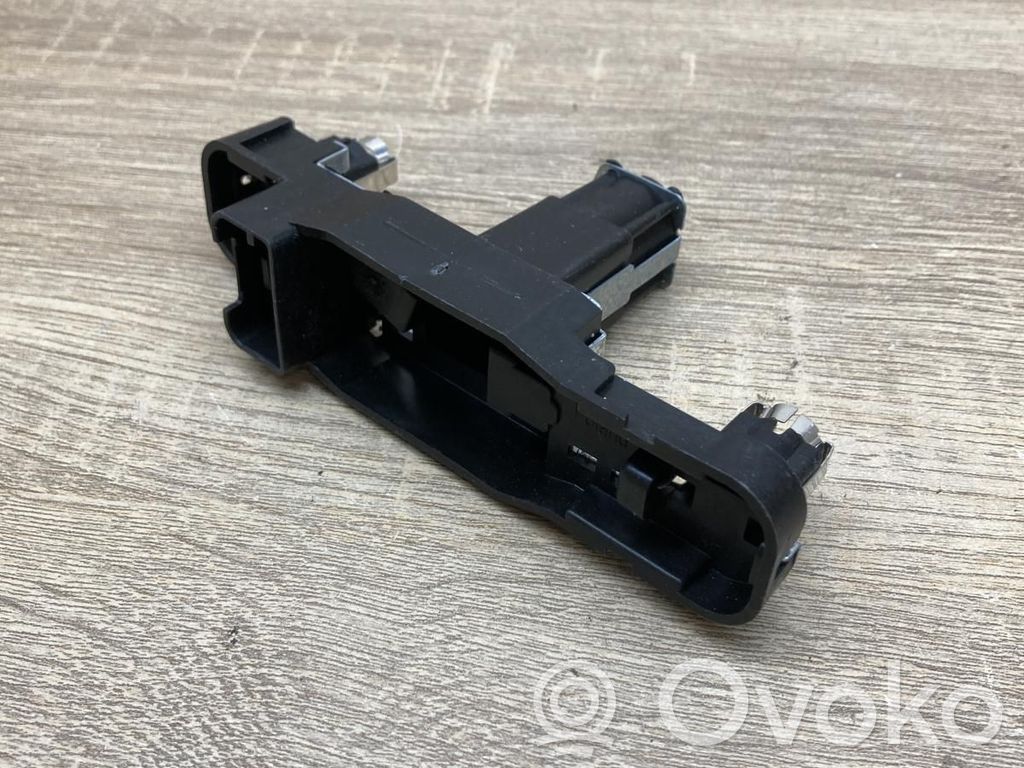 Volkswagen PASSAT CC Porte ampoule de feu arrière