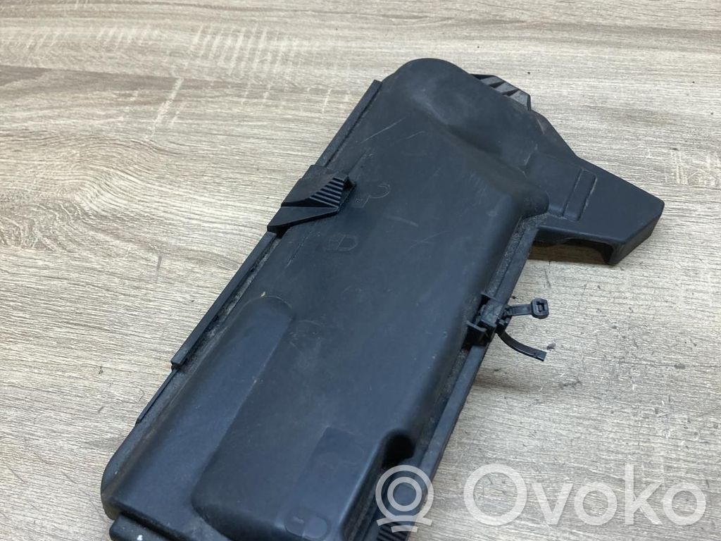 Mercedes-Benz E W211 Dangtelis saugiklių dėžės 