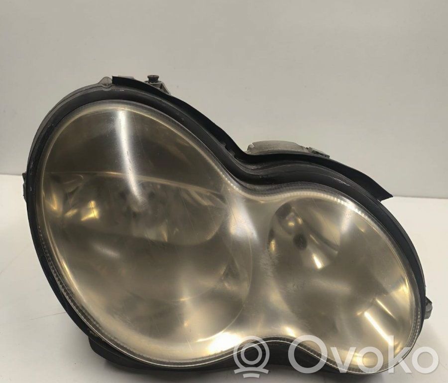 Mercedes-Benz C W203 Lampa przednia 