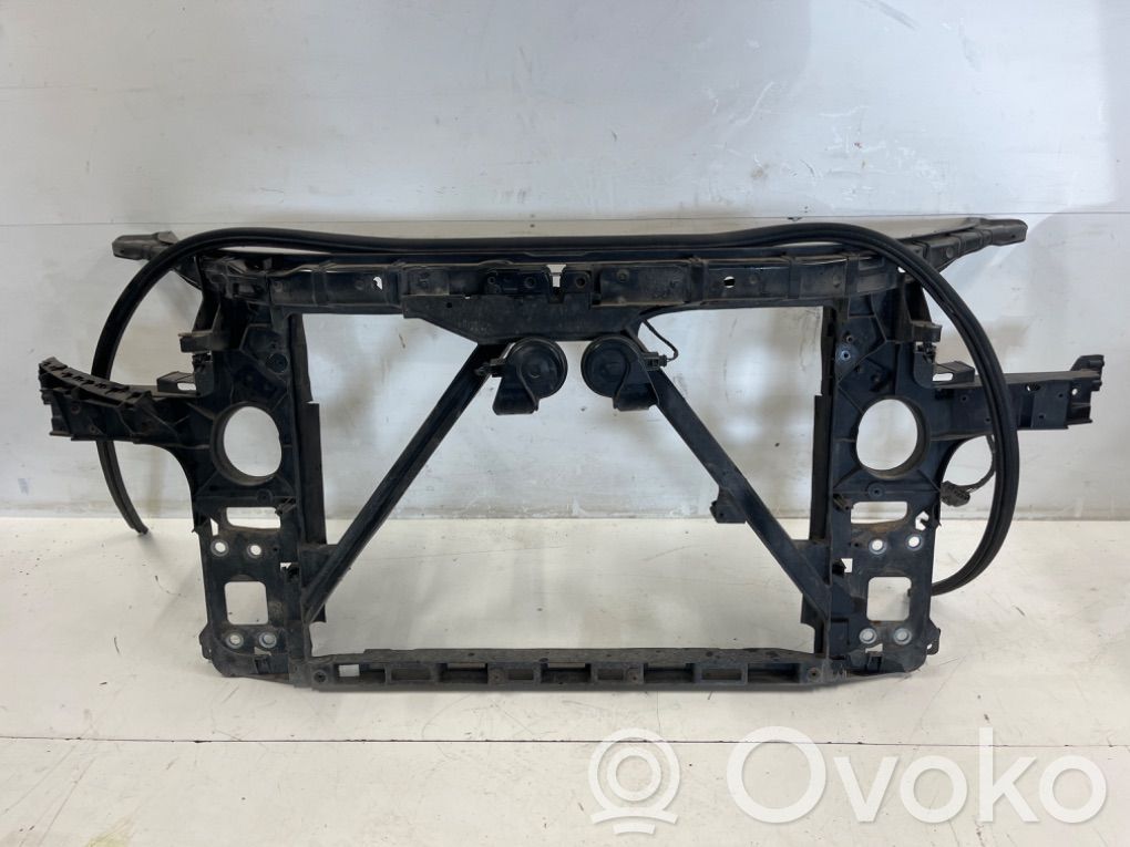 Audi Q7 4L Radiatorių panelė 