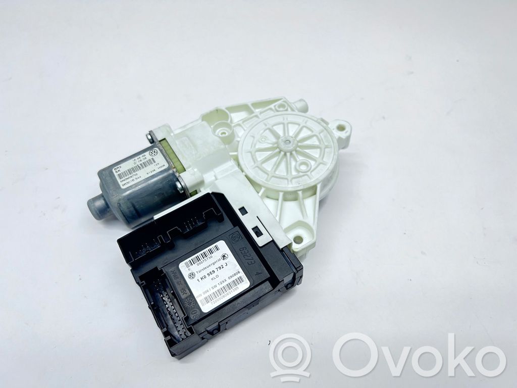 Volkswagen Tiguan Silnik regulatora szyby drzwi przednich 