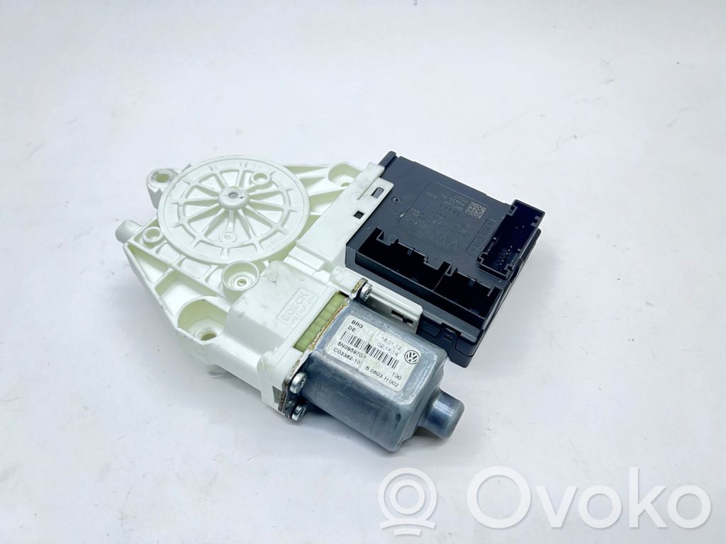 Volkswagen Tiguan Silnik regulatora szyby drzwi przednich 