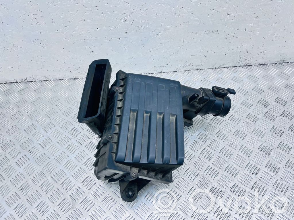 Volkswagen PASSAT B8 Obudowa filtra powietrza 