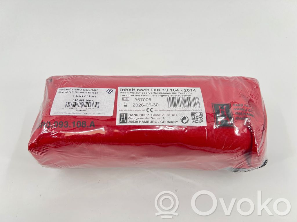 Volkswagen PASSAT B8 Kit di pronto soccorso 