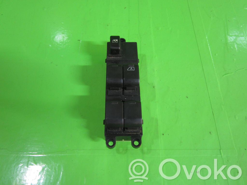 Nissan Qashqai Elektrisko logu slēdzis 