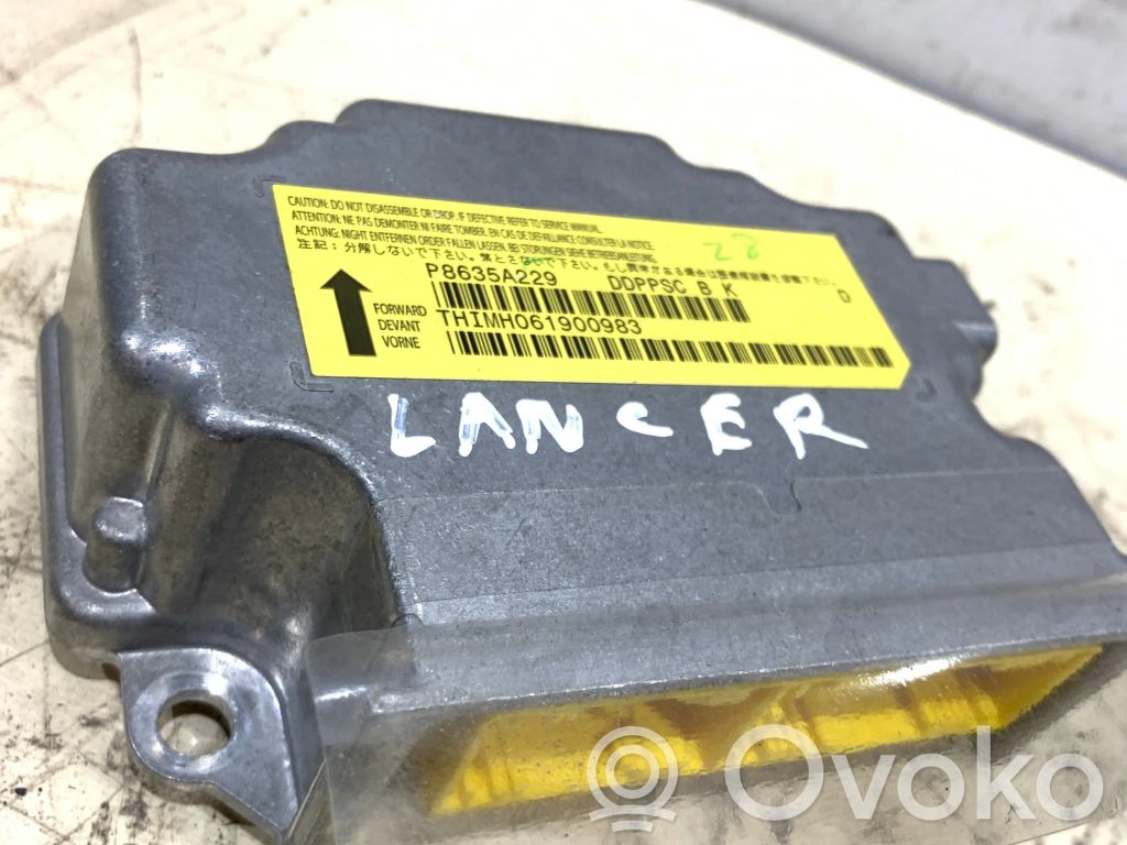 Mitsubishi Lancer VIII Sterownik / Moduł Airbag 