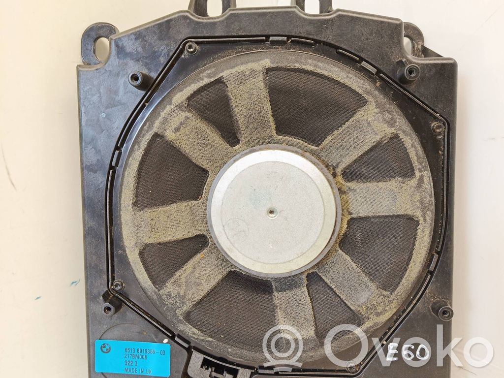 BMW 5 E60 E61 Altavoz subwoofer 