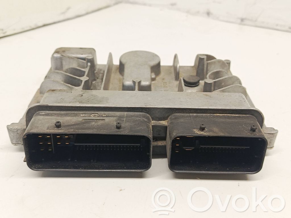 Opel Meriva B Engine control unit/module 