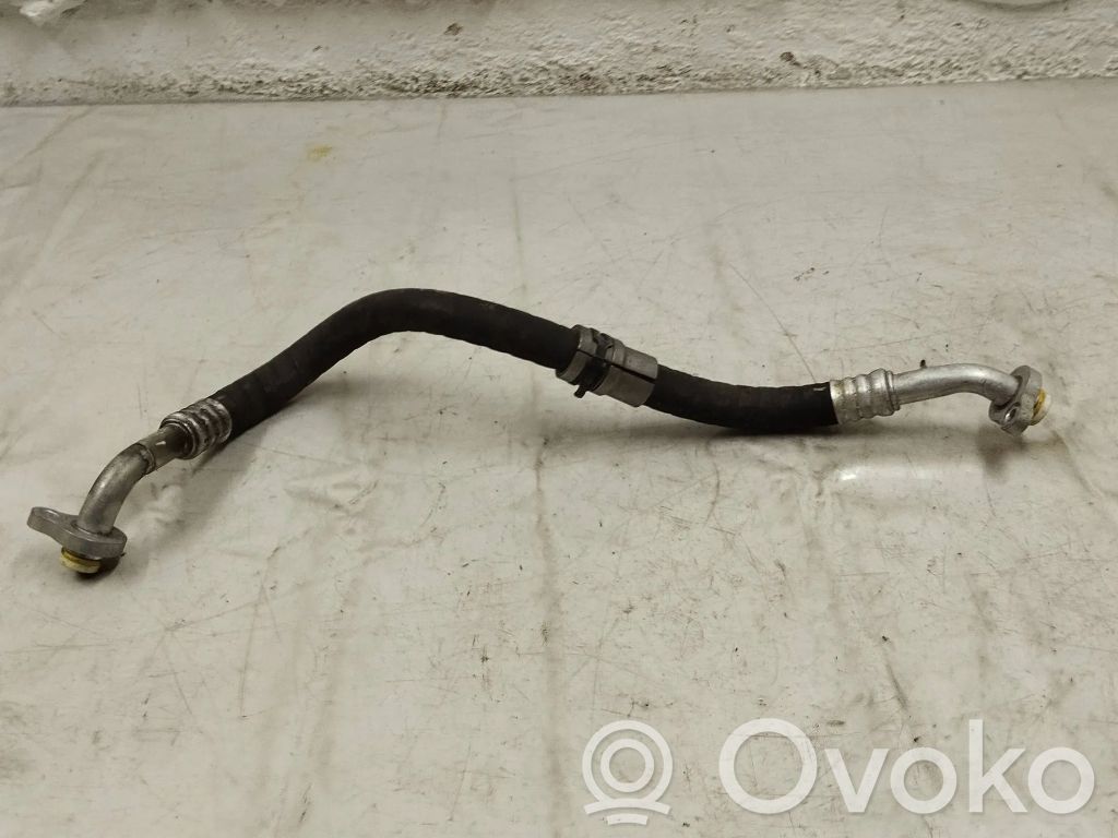 Volvo XC60 Ilmastointilaitteen putki (A/C) 