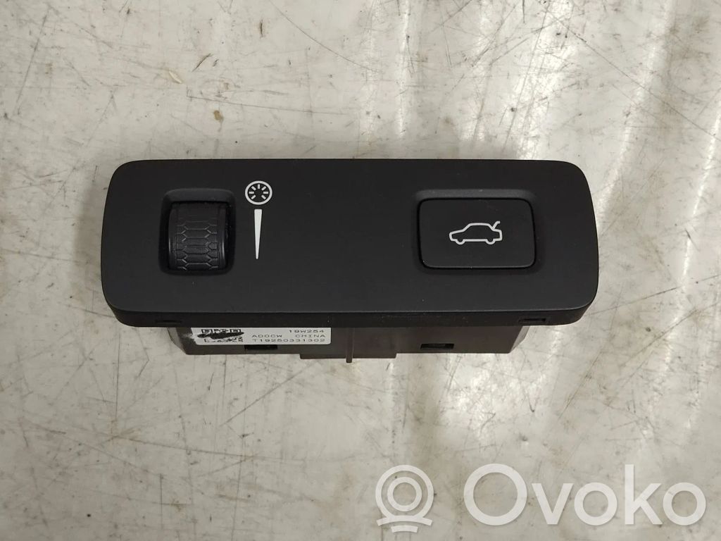 Tailgate opening switch   31443873