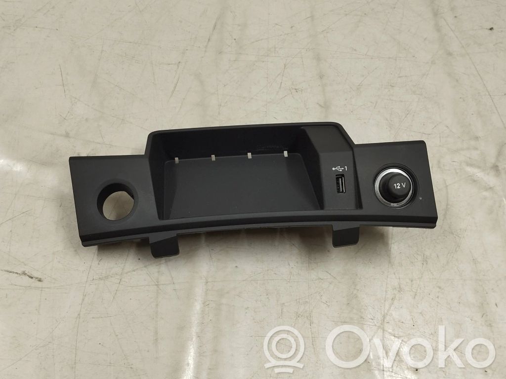 Audi Q5 SQ5 FY USB socket connector 
