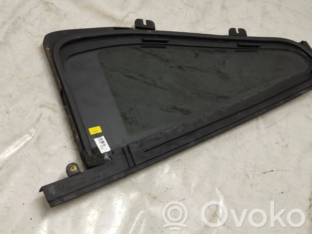 Volvo XC90 Ventanilla de ventilación de la puerta trasera 